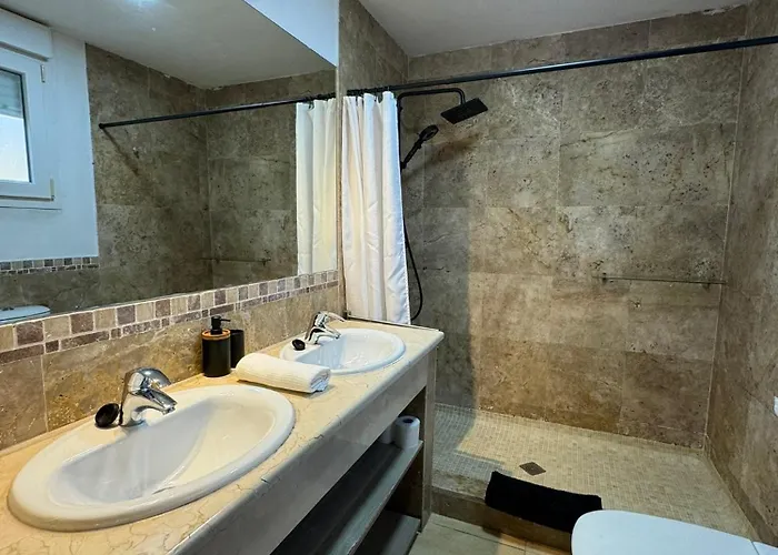 بيت للعطل Casa Almenara تريفة